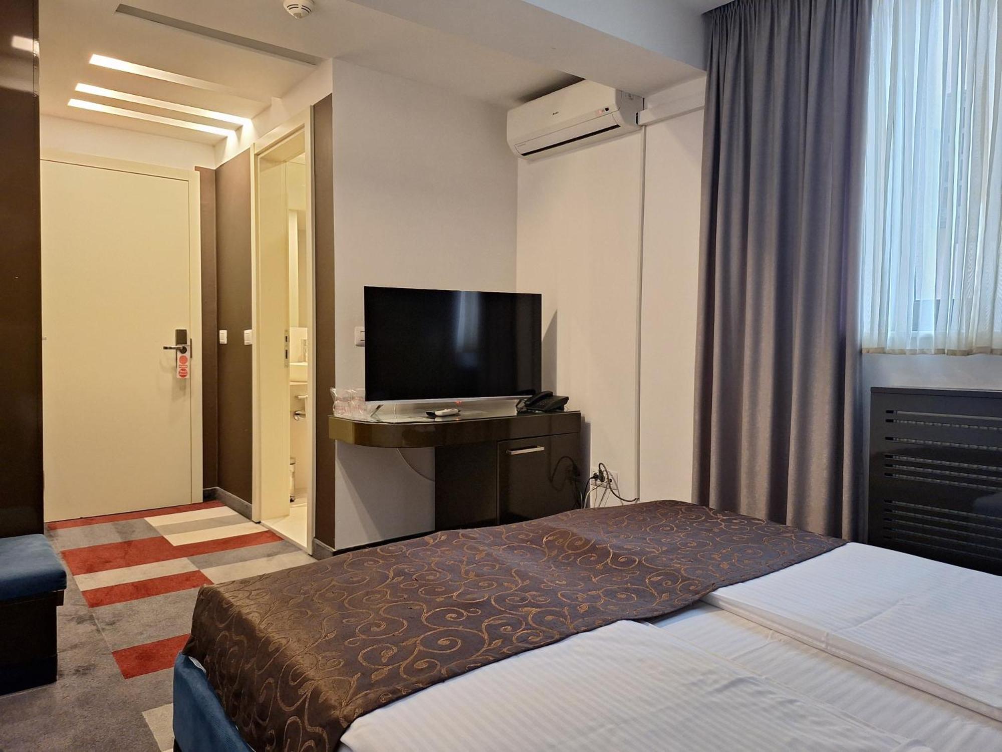 Hotel Boutique Bristol Сараево Екстериор снимка