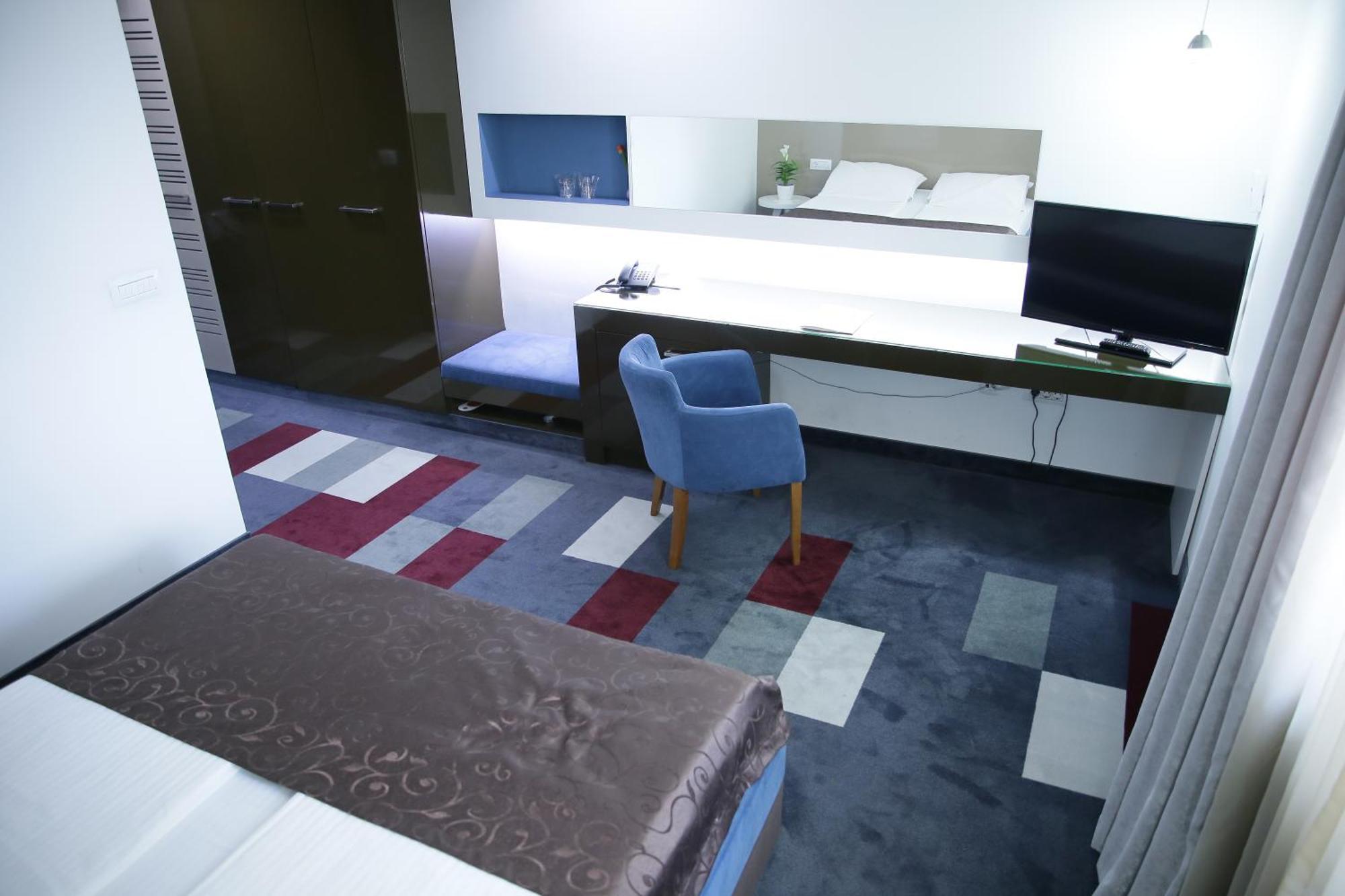 Hotel Boutique Bristol Сараево Екстериор снимка