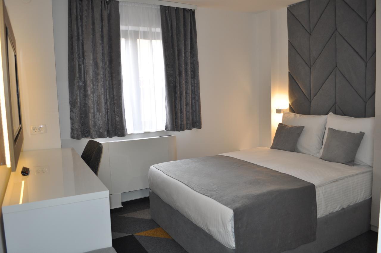 Hotel Boutique Bristol Сараево Екстериор снимка